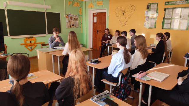 Встреча учащихся 11-х классов с выпускником школы Чигирем Андреем