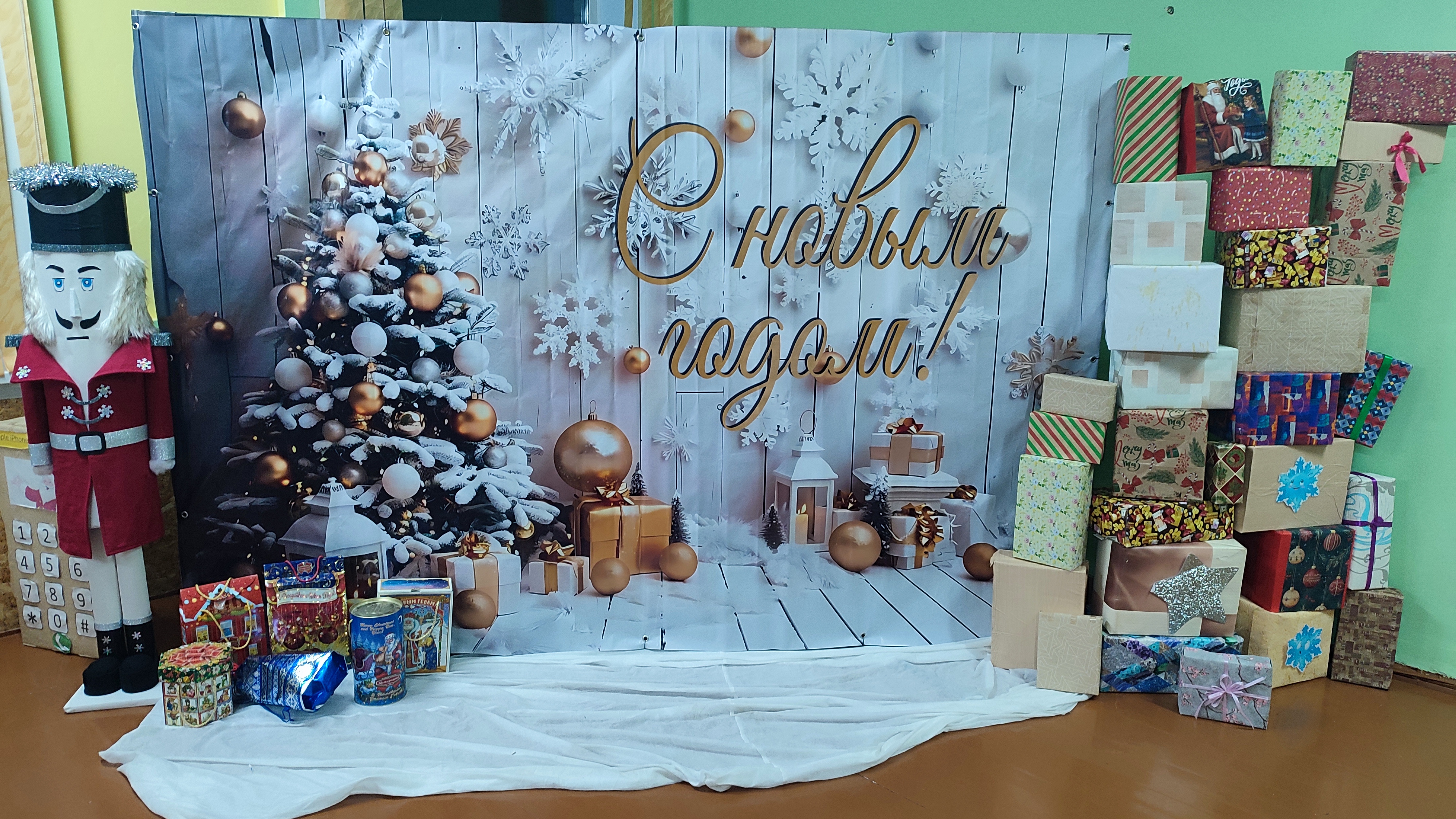 Новогоднее волшебство пришло в школу!